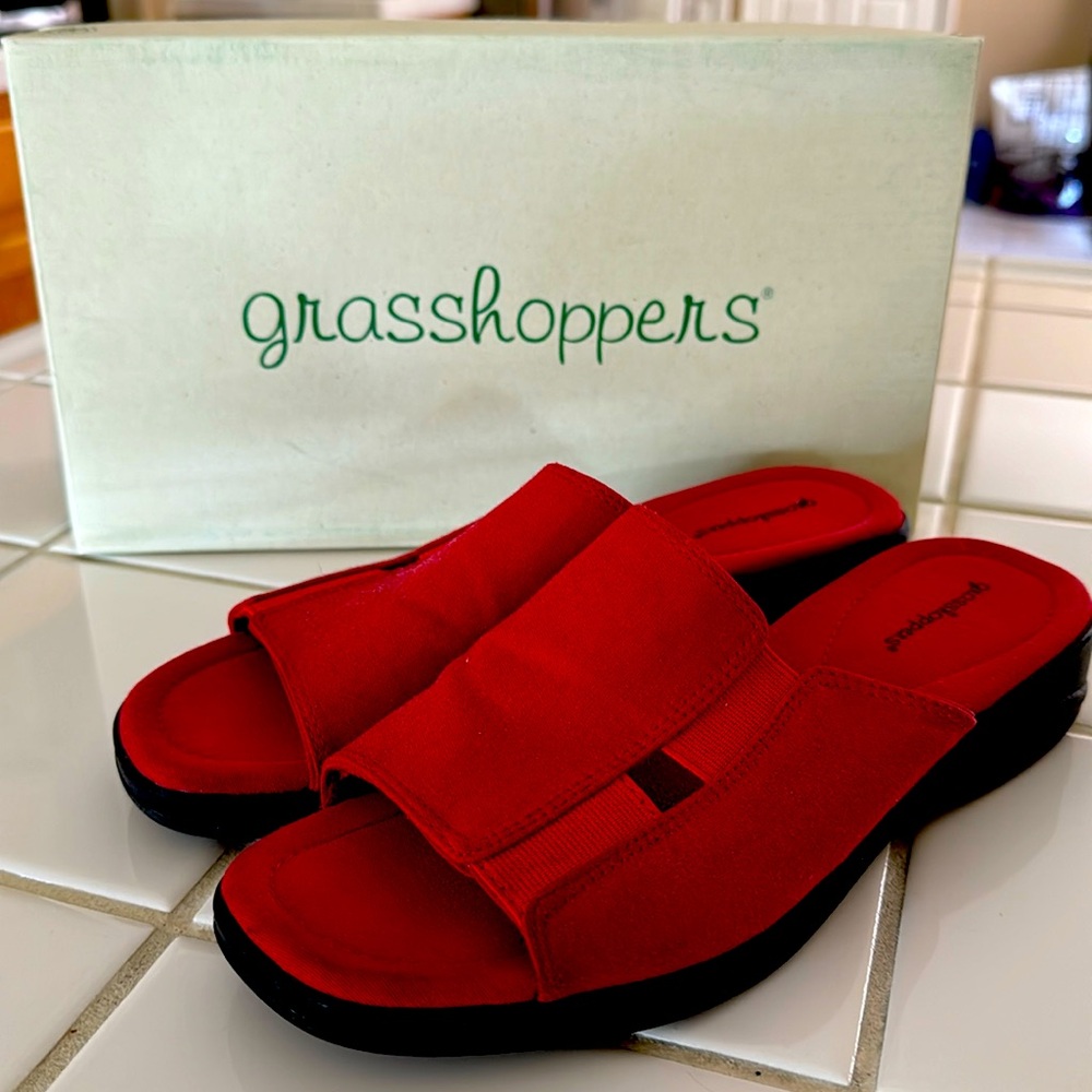 Grasshoppers size 8 Gala Red twill sandals EUC